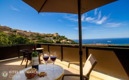 Chambres d'hôtes à Monticello, Balagne, Haute-Corse, labellisé Gites de France : vue depuis la terrasse de la chambre Orizonti N ° bed and Breakfast64681 Monticello - Corse - Chambres d'hôtes à Monticello, Balagne, Haute-Corse, labellisé Gites de France : vue depuis la terrasse de la chambre Orizonti