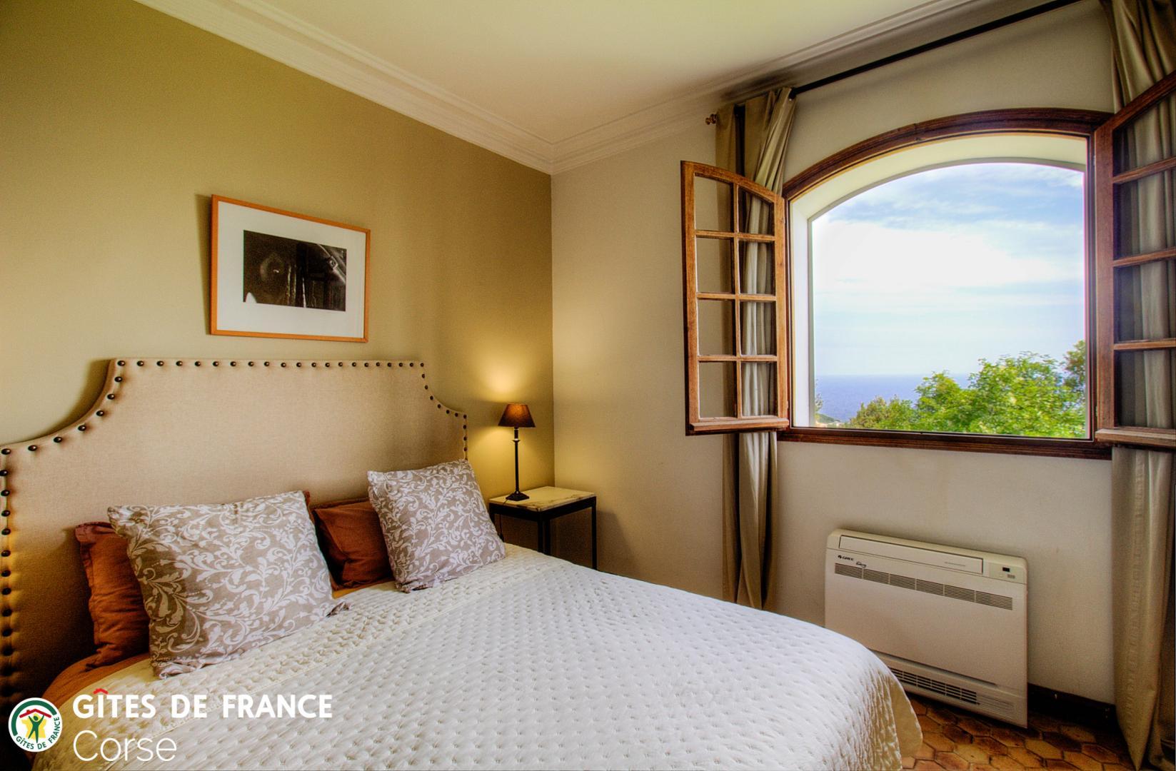 Maison d'hôtes à Brando, Grand Bastia, Haute-Corse, labellisée Gîtes de France Corse : la chambre Elba photo 18