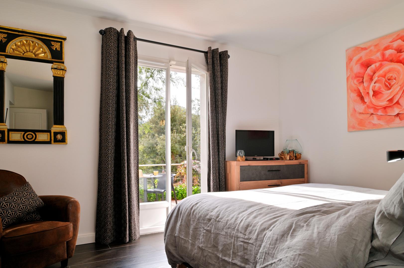 Chambre d'hôtes à Calcatoggio, la côte ouest, en Corse du Sud, labellisé Gîtes de France : la chambre photo 4