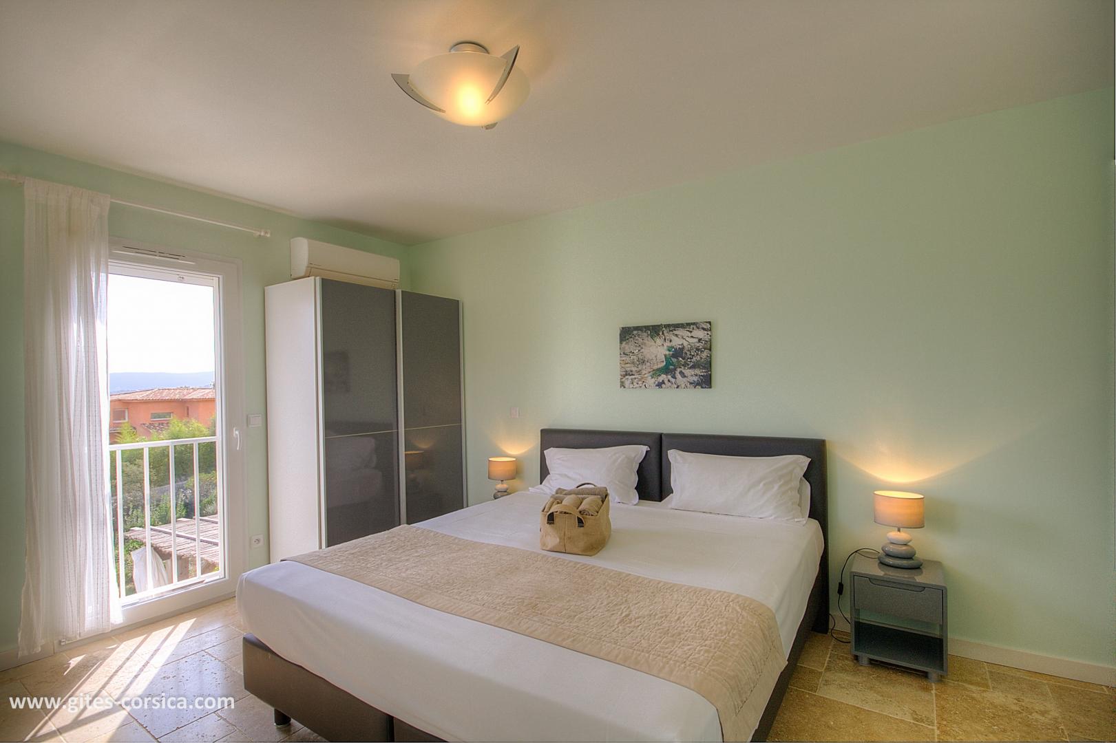 Chambre d'hôtes à Sainte-Lucie de Porto-Vecchio, le Sud Corse : la chambre U Cavu photo 21