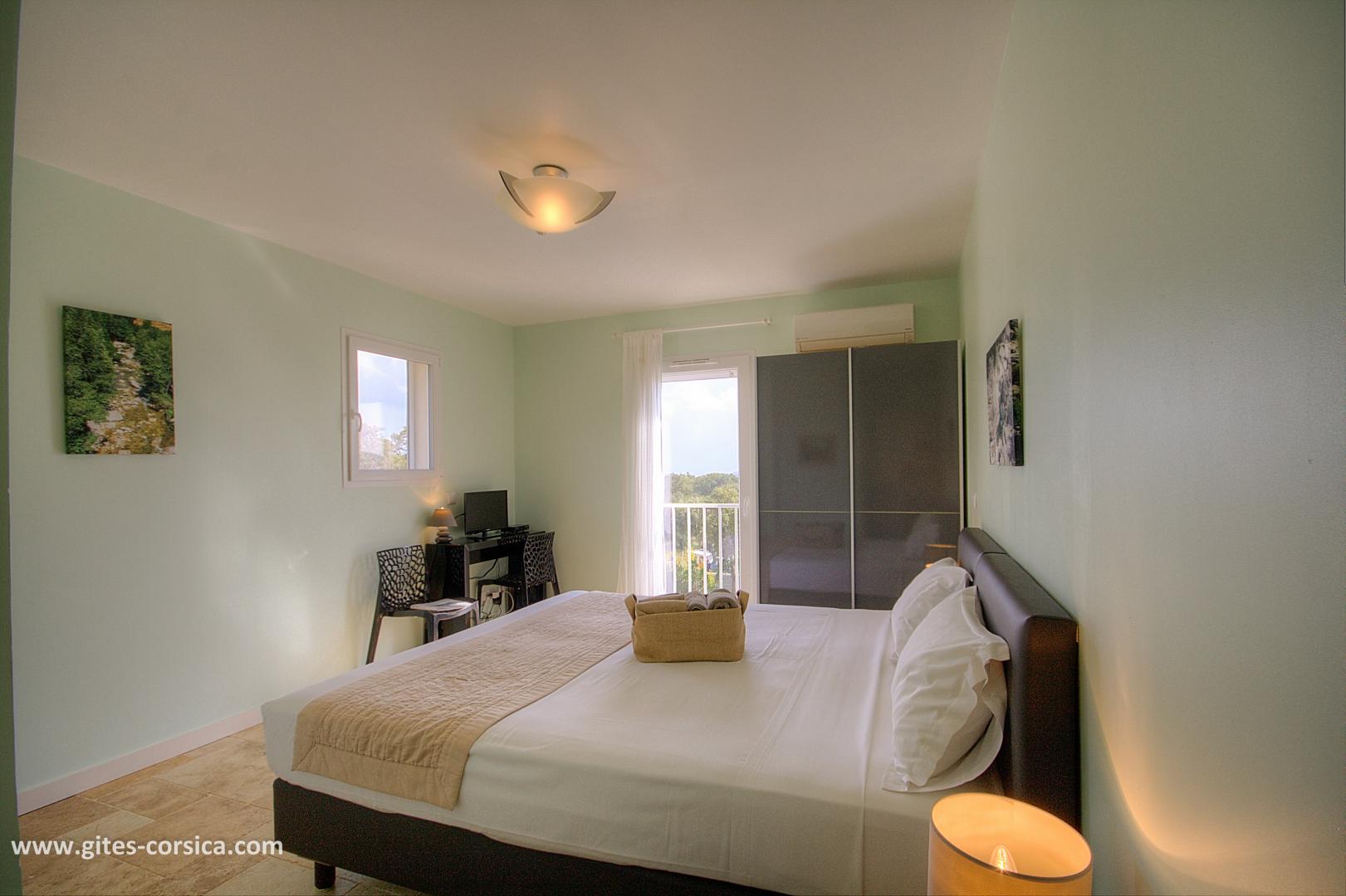 Chambre d'hôtes à Sainte-Lucie de Porto-Vecchio, le Sud Corse : la chambre U Cavu photo 23