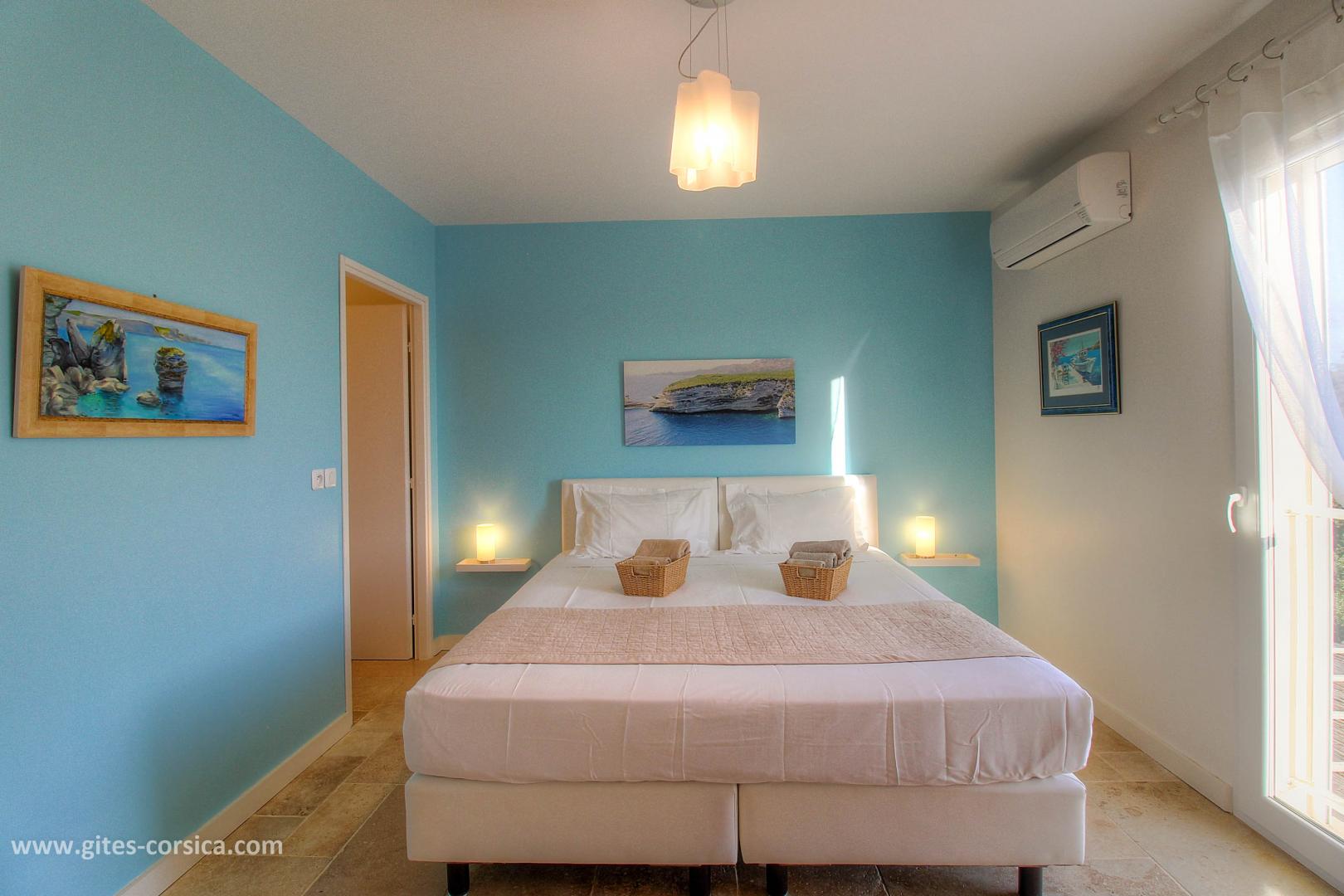 Chambre d'hôtes à Sainte-Lucie de Porto-Vecchio, le Sud Corse : la chambre Fautea photo 11