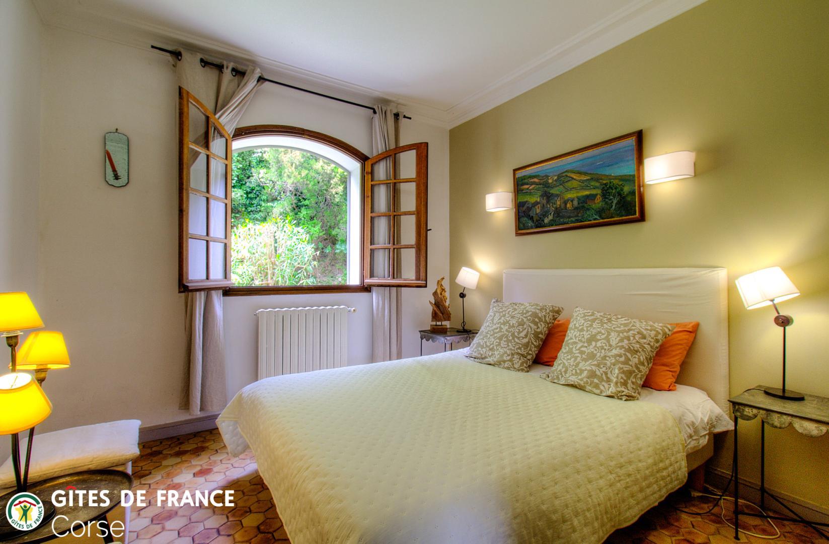 Maison d'hôtes à Brando, Grand Bastia, Haute-Corse, labellisée Gîtes de France Corse : la chambre Capraia photo 23