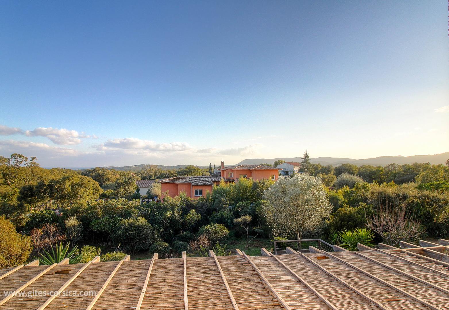 Chambre d'hôtes à Sainte-Lucie de Porto-Vecchio, le Sud Corse : la vue depuis la chambre Fautea photo 16