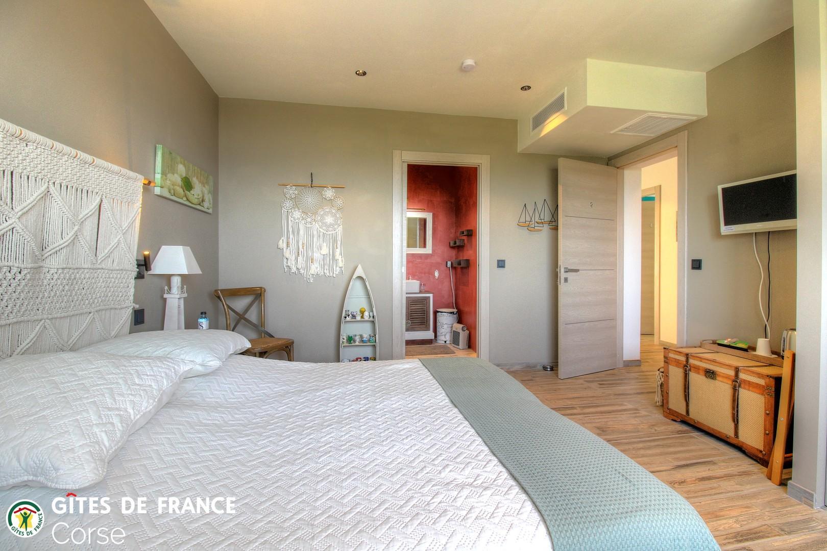 Chambre d'hôtes à Sainte-Lucie de Porto-Vecchio, le Sud Corse :la chambre 2 photo 21