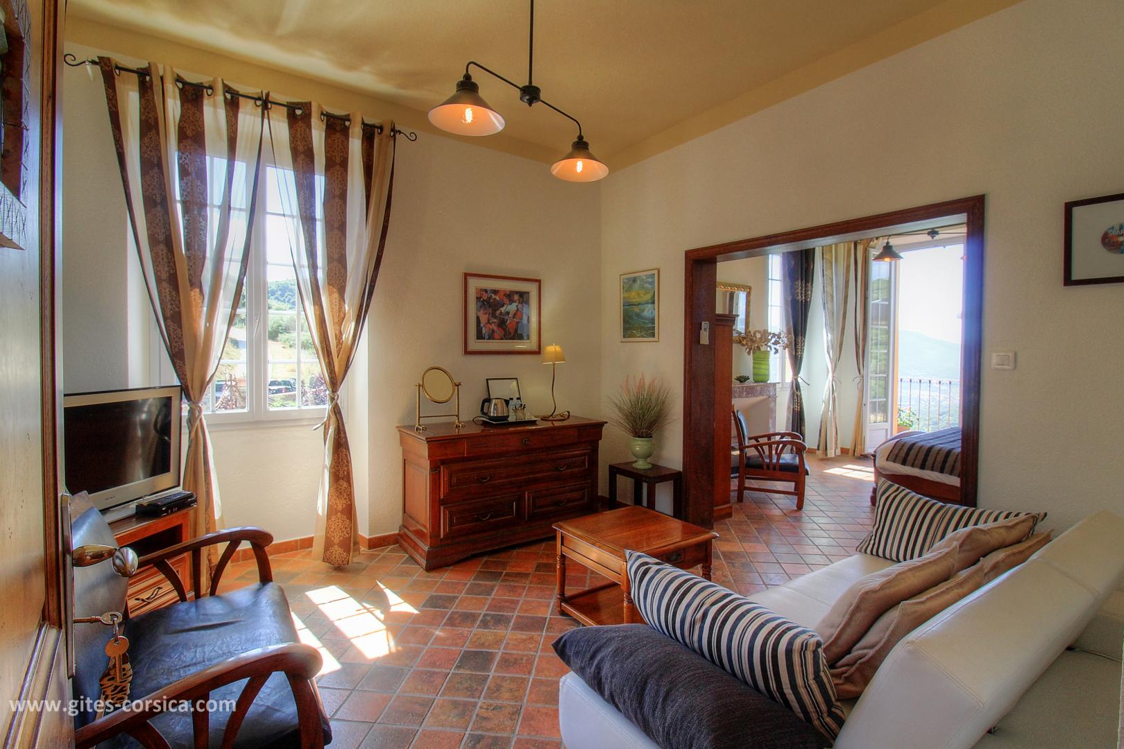 Chambres d'hôtes à Pila Canale, le grand Valinco, en Corse du Sud, labellisé Gîtes de France : la chambre Canta photo 14