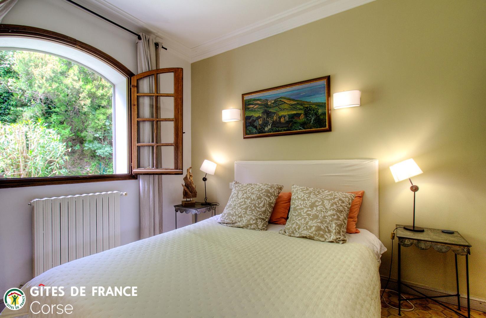 Maison d'hôtes à Brando, Grand Bastia, Haute-Corse, labellisée Gîtes de France Corse : la chambre Capraia photo 25