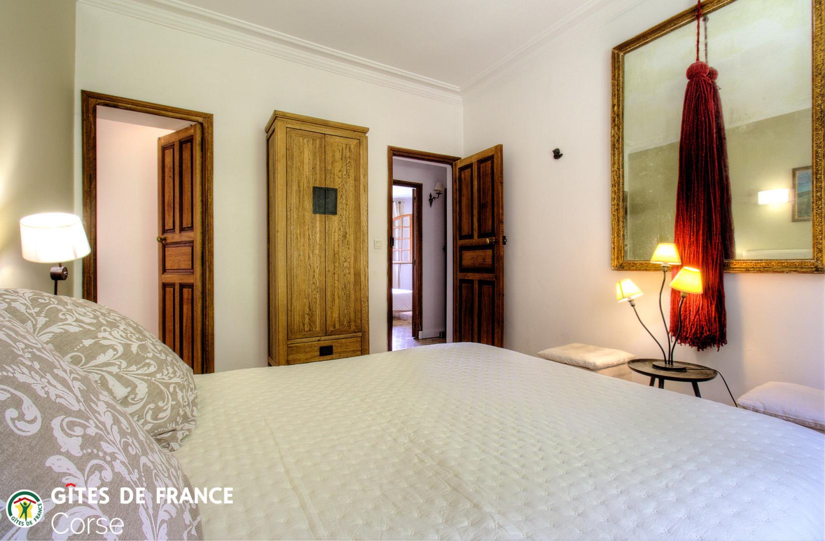 Maison d'hôtes à Brando, Grand Bastia, Haute-Corse, labellisée Gîtes de France Corse : la chambre Capraia photo 27