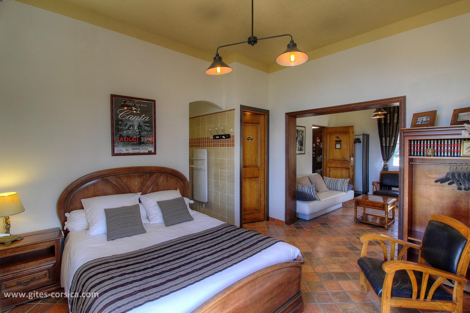 Chambres d'hôtes à Pila Canale, le grand Valinco, en Corse du Sud, labellisé Gîtes de France : la chambre Canta photo 17