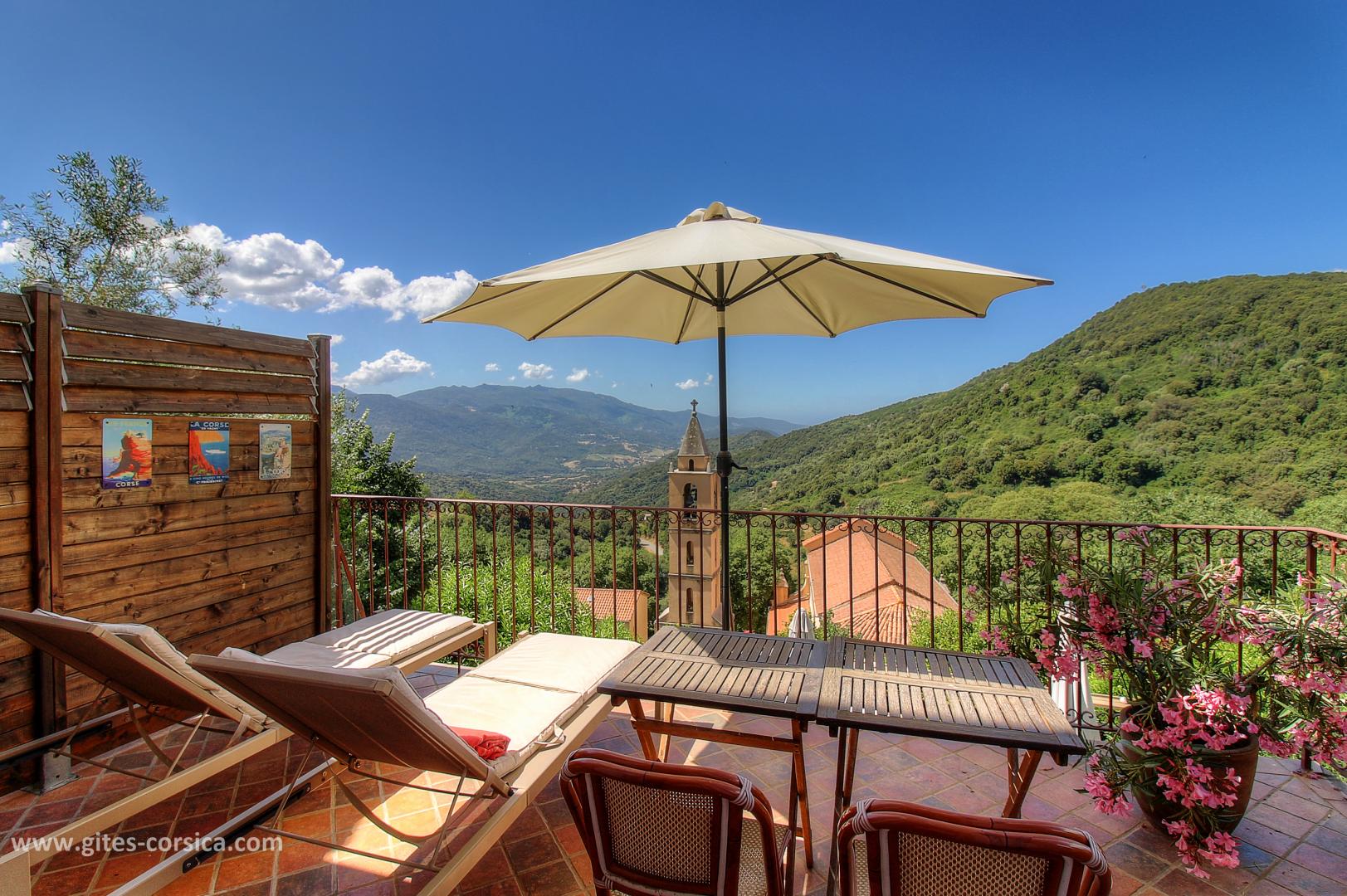 Chambres d'hôtes à Pila Canale, le grand Valinco, en Corse du Sud, labellisé Gîtes de France : la terrasse de la chambre A Filetta photo 32