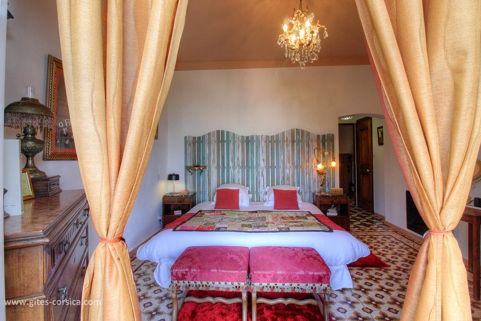 Chambres d'hôtes à Pila Canale, le grand Valinco, en Corse du Sud, labellisé Gîtes de France : la chambre A Filetta photo 29