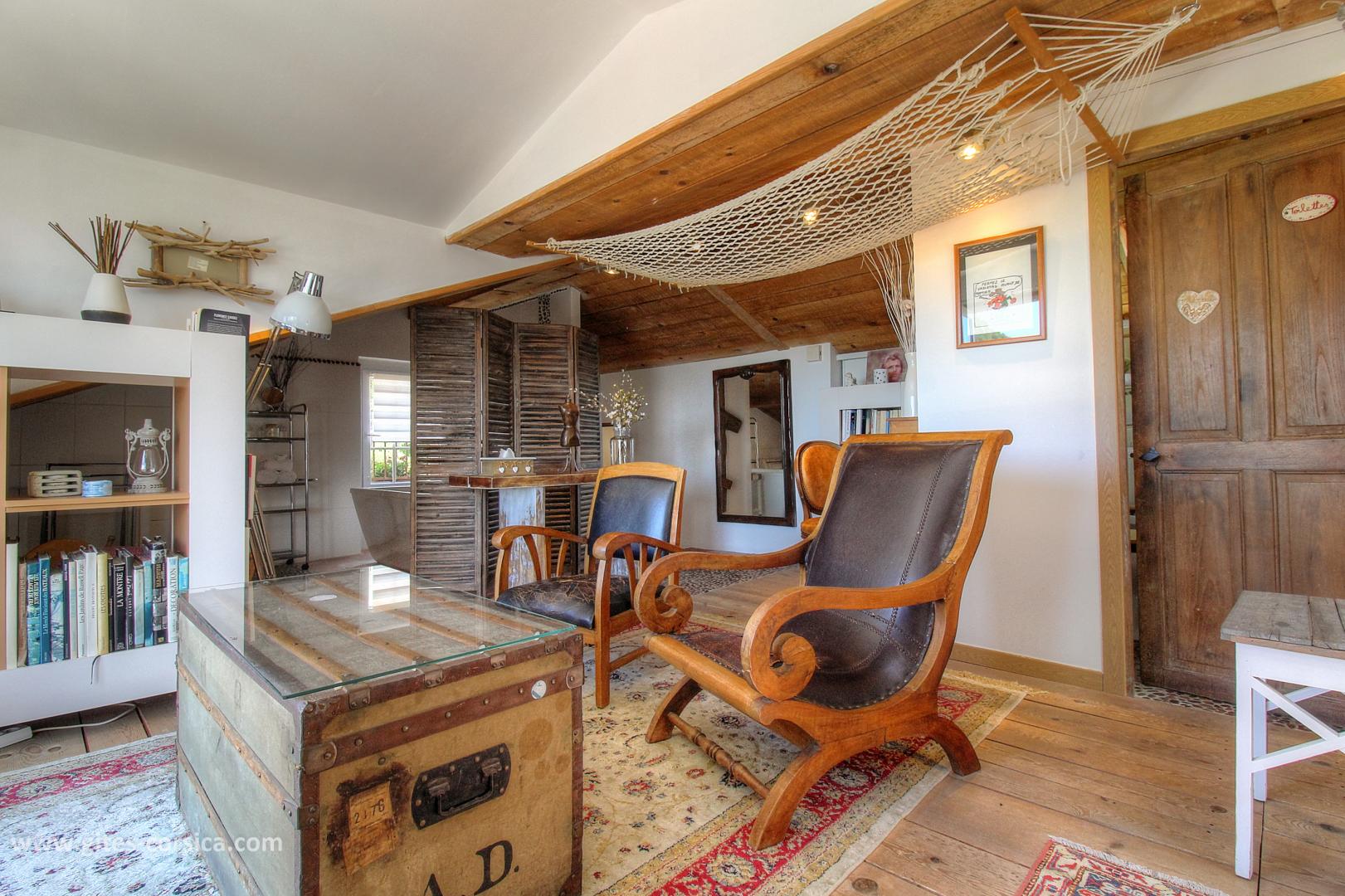 Chambres d'hôtes à Pila Canale, le grand Valinco, en Corse du Sud, labellisé Gîtes de France : la chambre L'alta silenziu photo 37