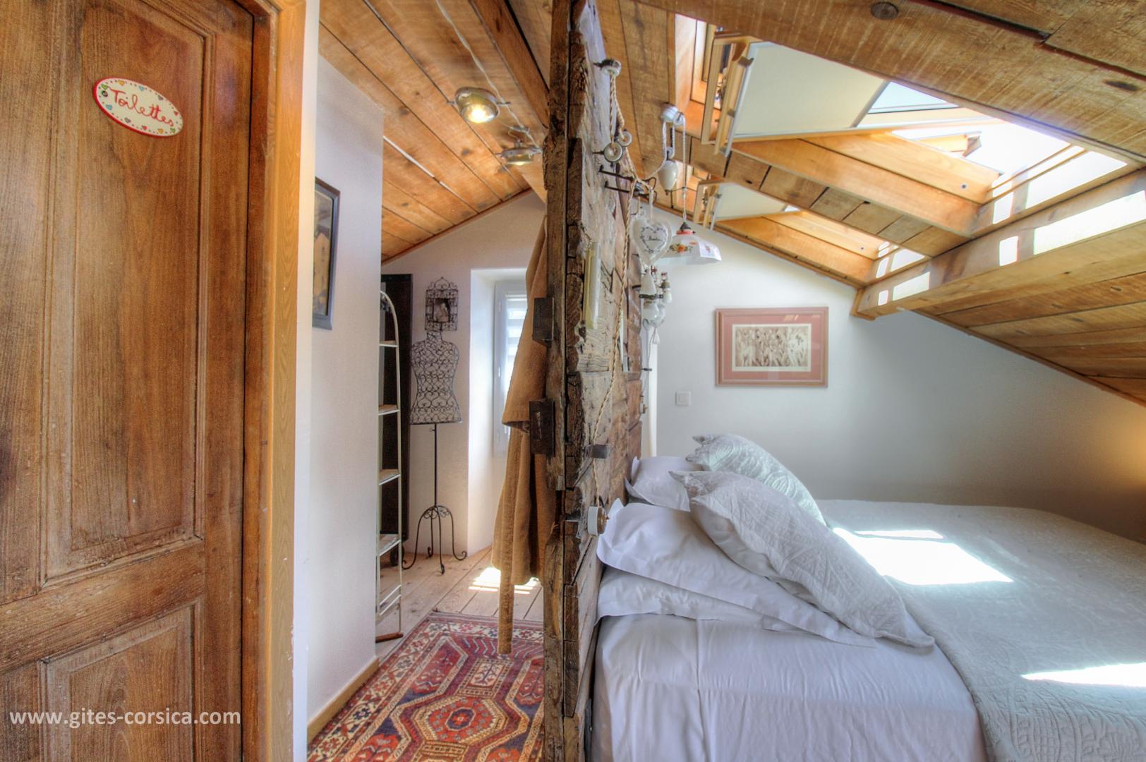 Chambres d'hôtes à Pila Canale, le grand Valinco, en Corse du Sud, labellisé Gîtes de France : la chambre L'alta silenziu photo 39