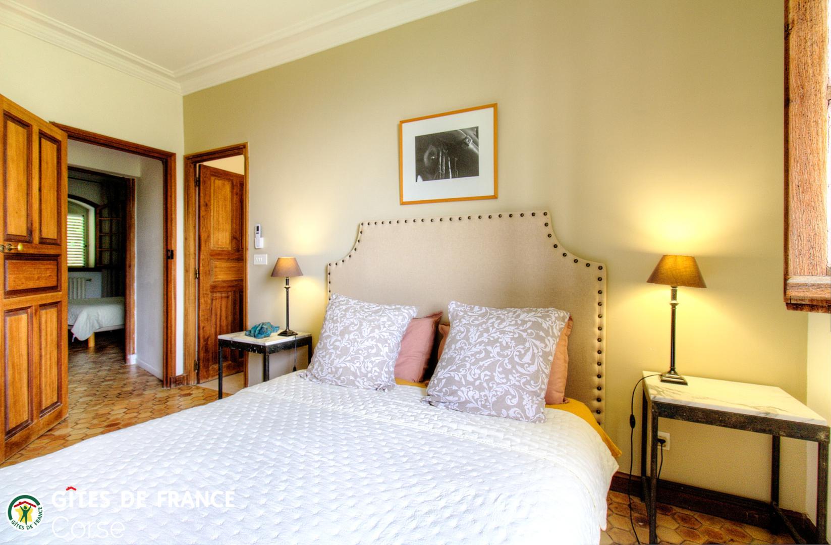 Maison d'hôtes à Brando, Grand Bastia, Haute-Corse, labellisée Gîtes de France Corse : la chambre Elba photo 15