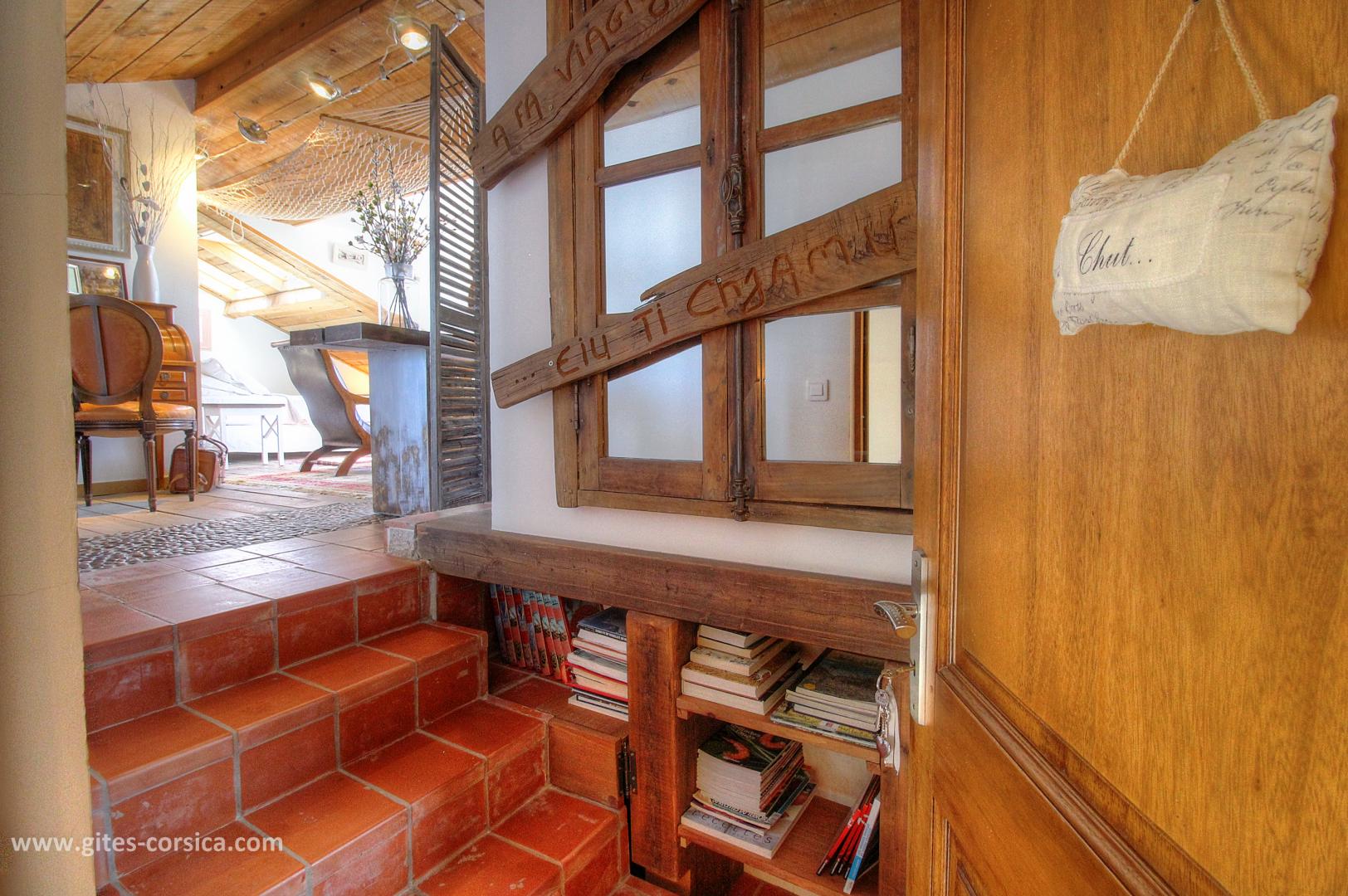 Chambres d'hôtes à Pila Canale, le grand Valinco, en Corse du Sud, labellisé Gîtes de France : la chambre L'alta silenziu photo 33